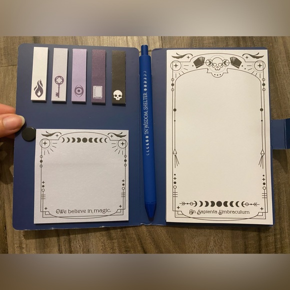 Owlcrate Reading Kit - Picture 3 of 3